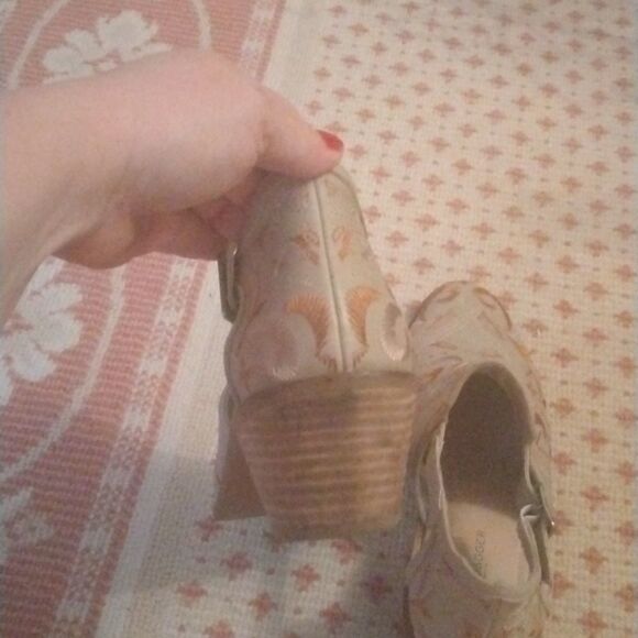 Kelsi Dagger    - Picture 6 of 12